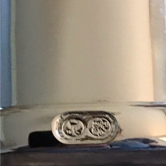 Wedgwood Windsor Small Salt & Pepper Shakers in original box, each 2 1/4” tall. - Picture 9 of 15